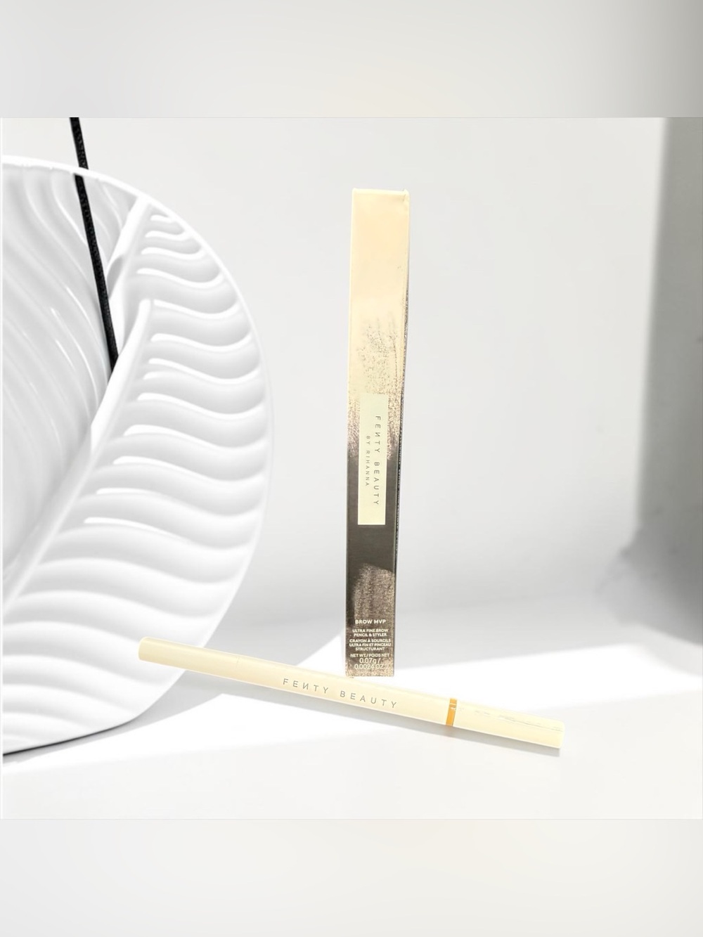 🤎FENTY BEAUTY🤎Brow MVP Ultra Fine Brow Pencil and Styler in Medium Blonde/NIB